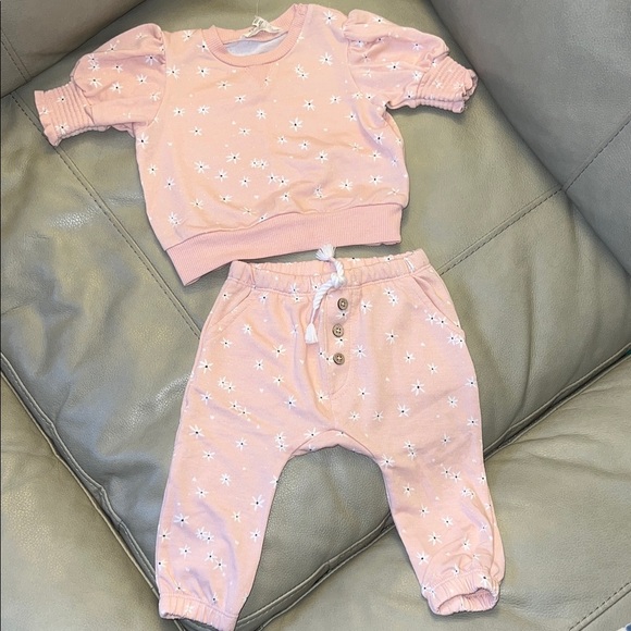 Jessica Simpson Pink Flower Pattern Baby Outfit 3-6 mos - Picture 1 of 6